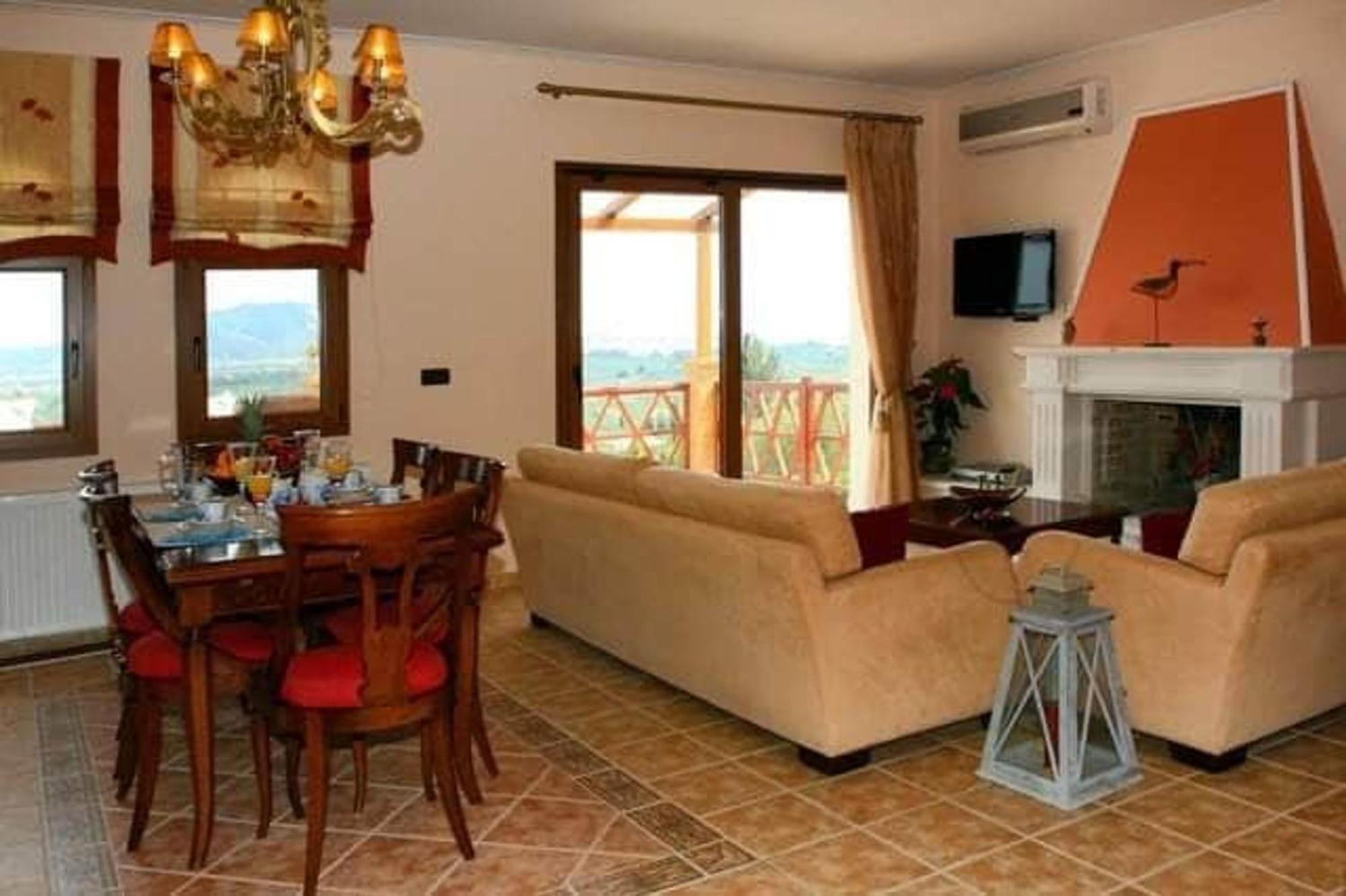 Villa Clairy Mouzákion Exteriör bild