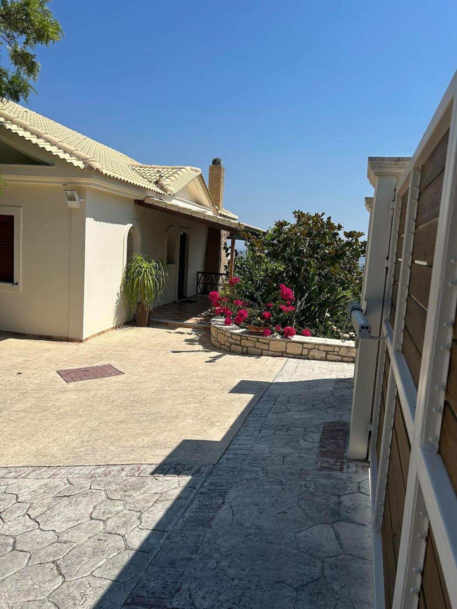 Villa Clairy Mouzákion Exteriör bild